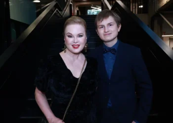 helena lindgren lapsen isä