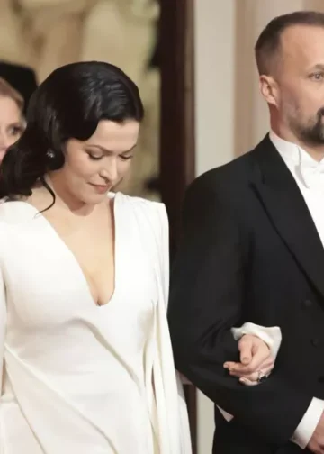 jenni vartiaisen puoliso